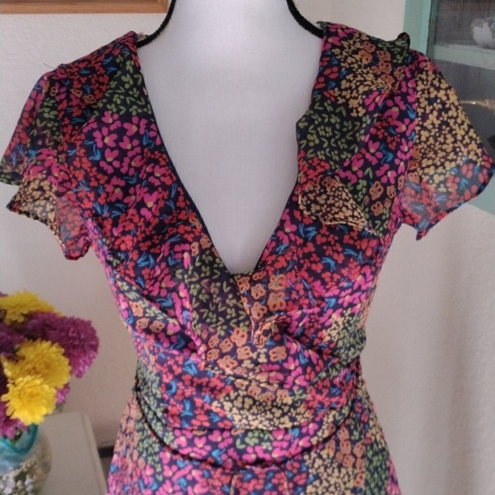 Roper Floral Dress - Picture 2 of 13